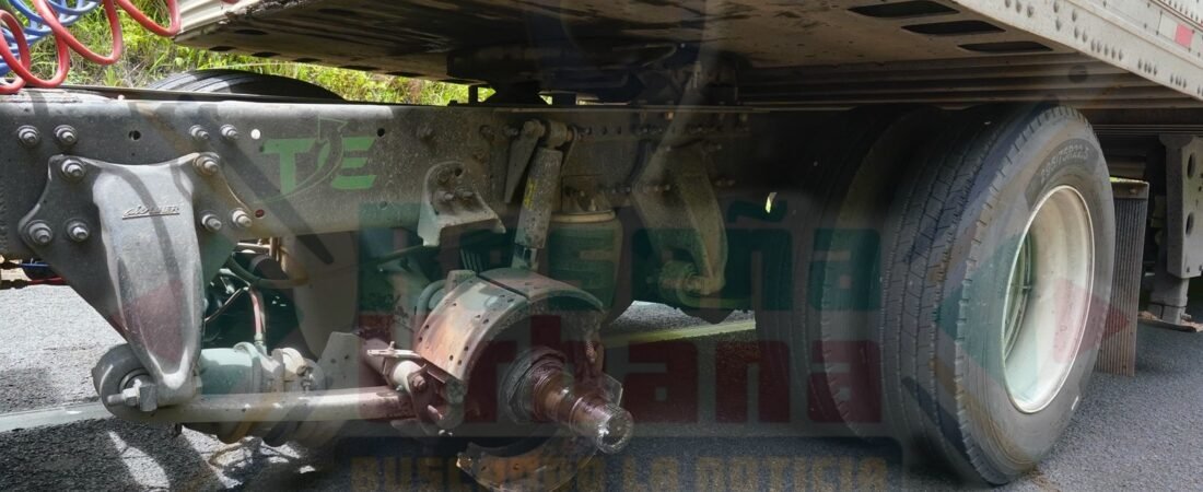ACCIDENTE EN EL LIBRAMIENTO NORTE DEJA DAÑOS MATERIALES